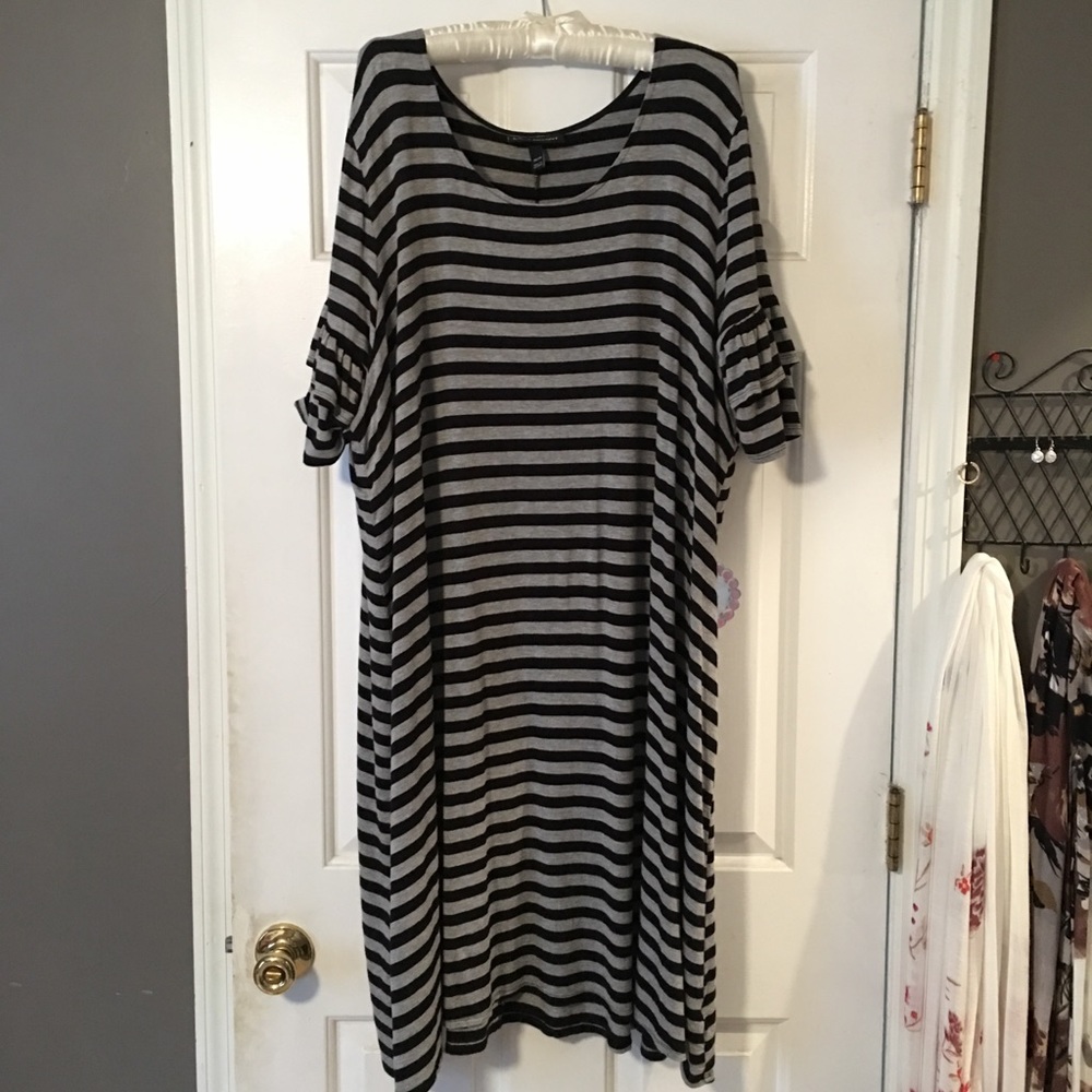 Lane Bryant 26/28W Black & Gray Striped Dress
